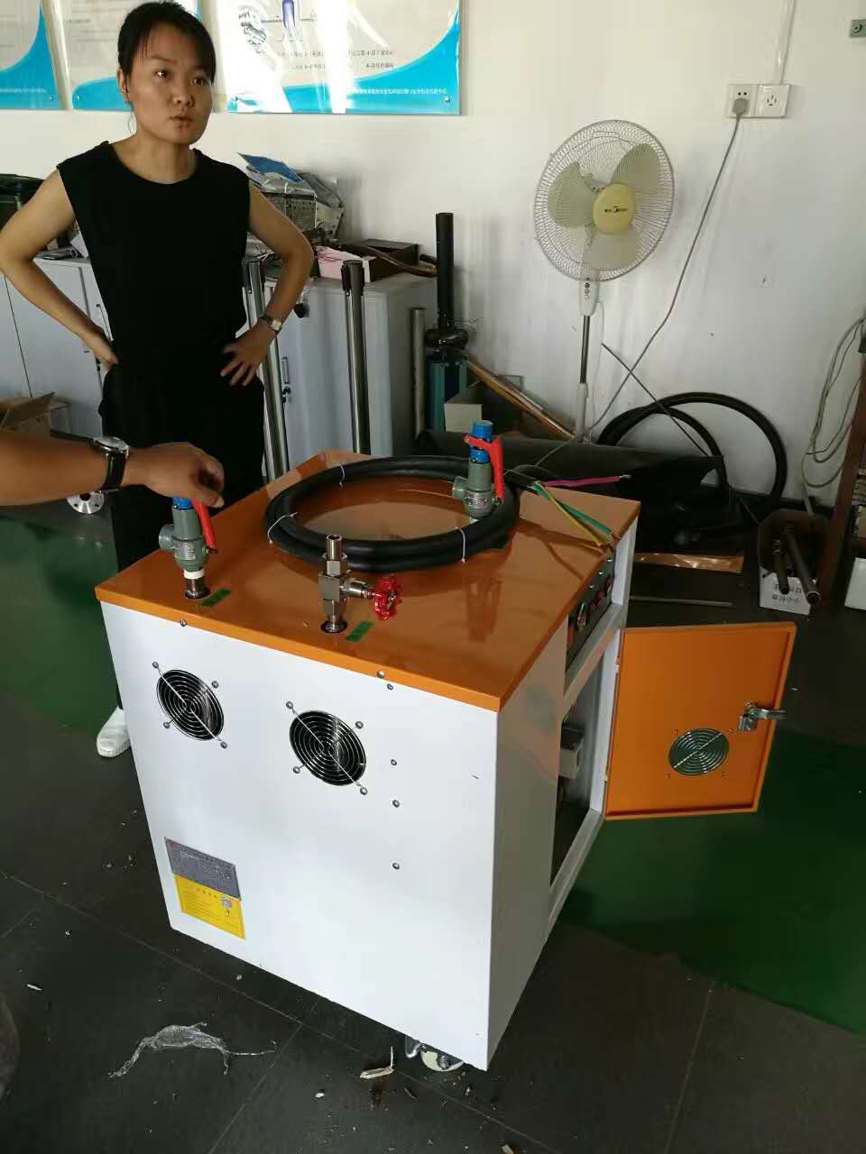 上海同濟(jì)大學(xué)實(shí)驗(yàn)研究配套使用蒸汽發(fā)生器案例 過熱一體蒸汽發(fā)生器